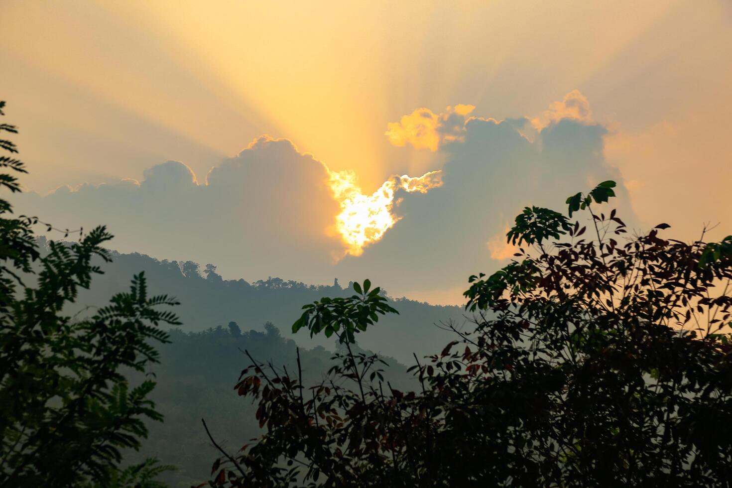 Breathtaking summer sunrise view  over the mountains with beautiful lake, kerala nature scenery image for travel and tourism concept photo