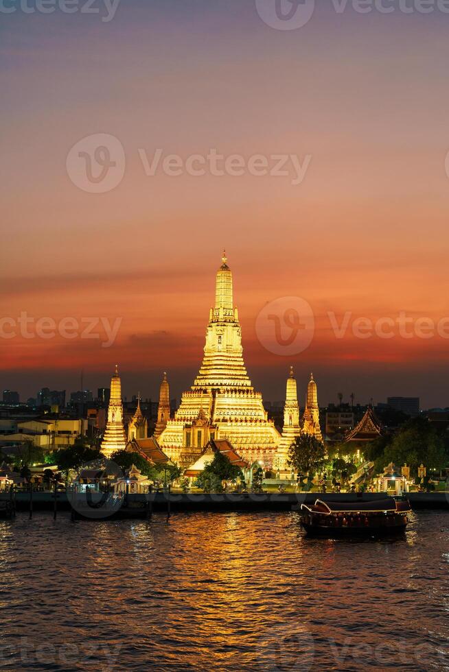 Wat Arun Temple in sunset, Temple of Dawn near Chao Phraya river. Landmark and popular for tourist attraction and Travel destination in Bangkok, Thailand and Southeast Asia concept photo