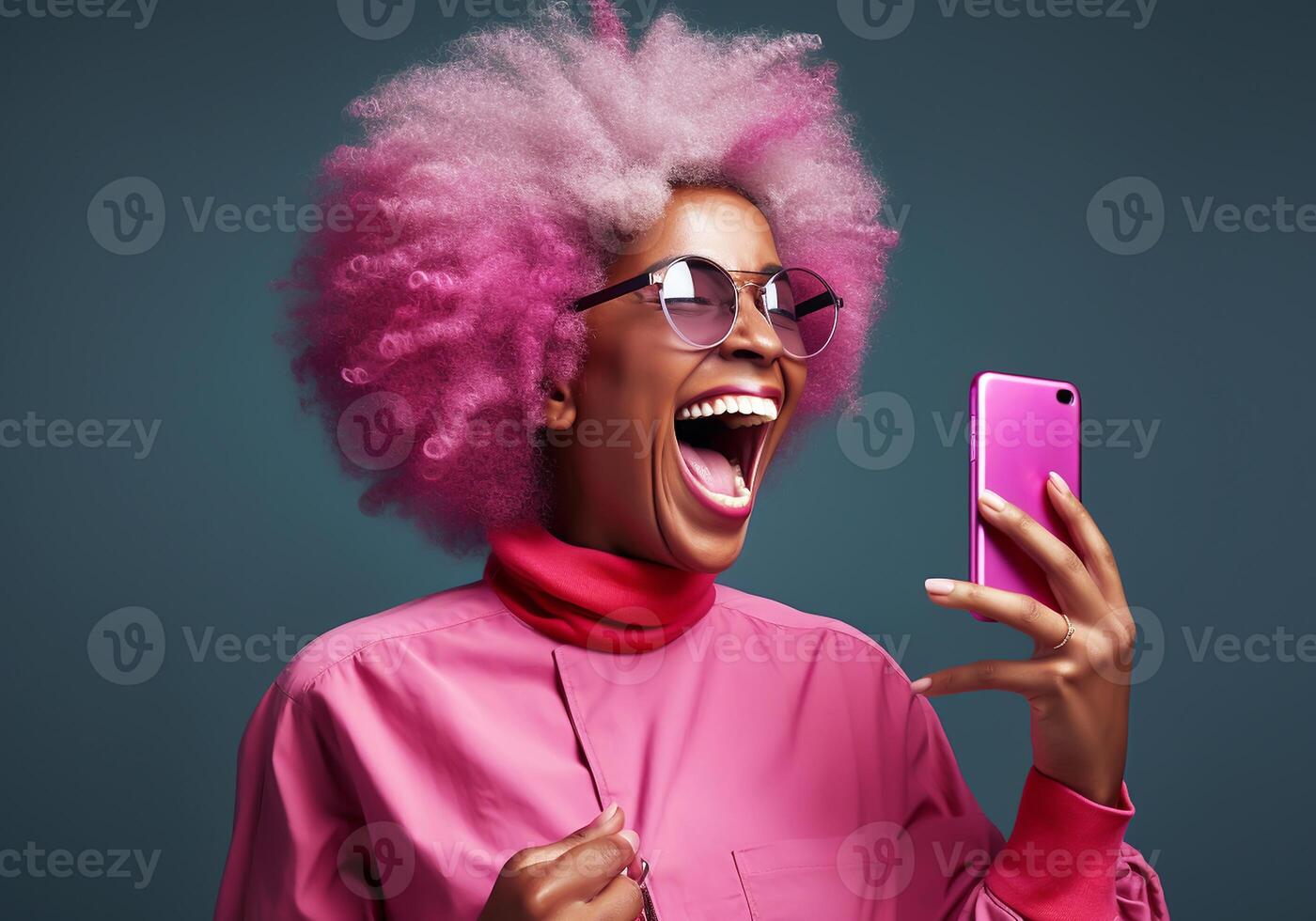 ai generado excéntrico contento mujer con afro pelo y célula teléfono. estilo de vida concepto. foto