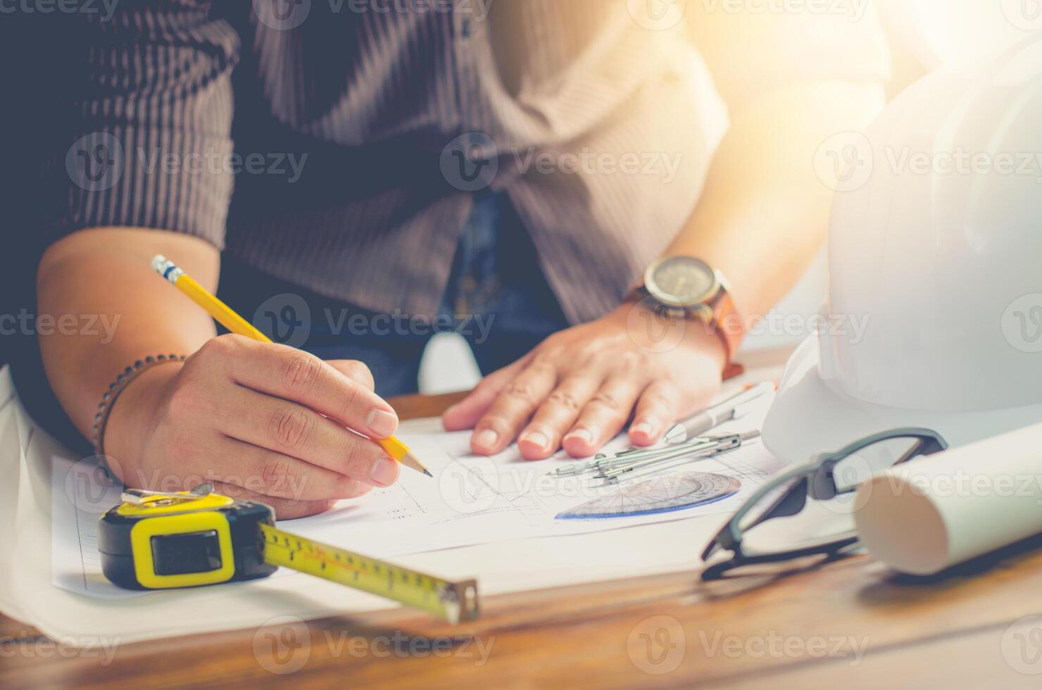 Team construction job . working with laptop in open space office. Meeting report in progress. business concept photo