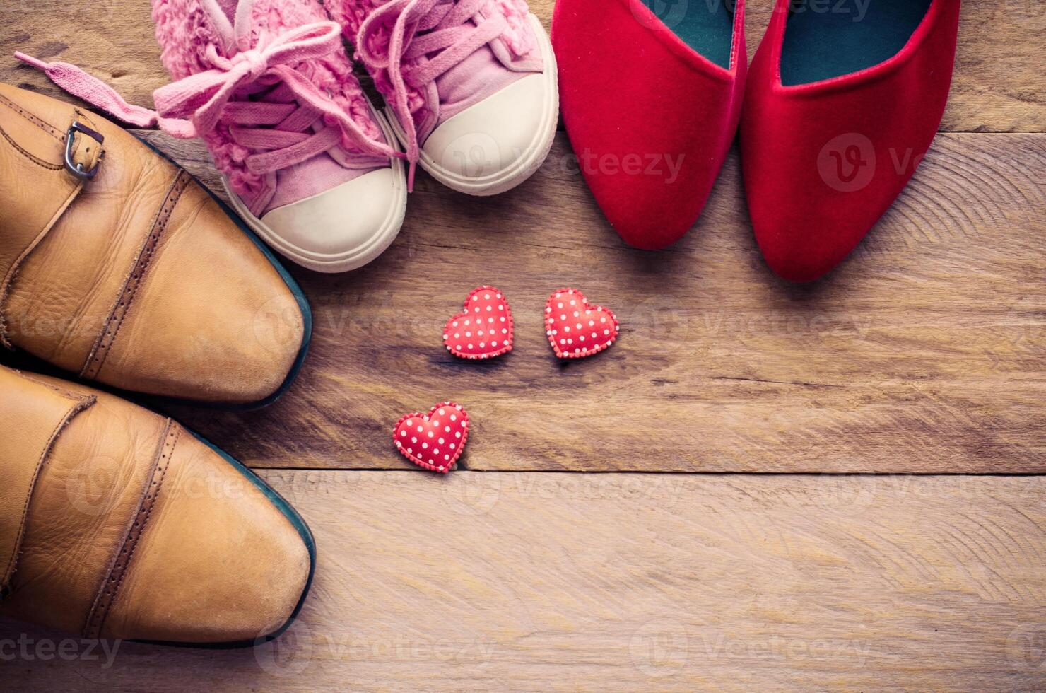 zapatos, Tres pares de papá, mamá, hija - el familia concepto foto