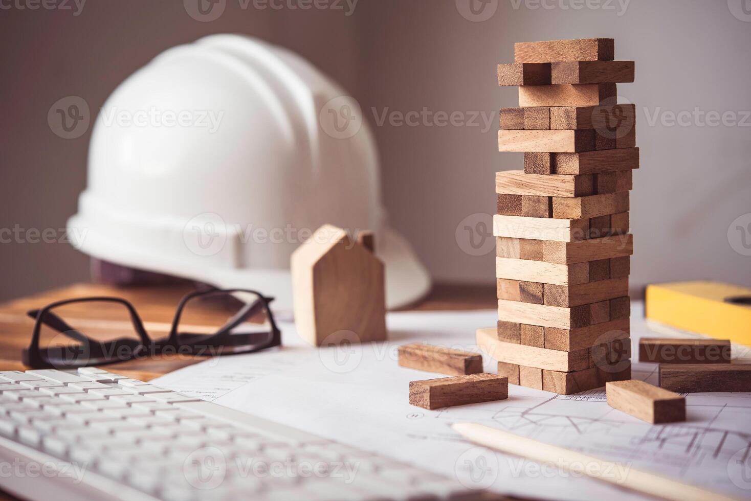 The game draws wooden blocks on wooden floors and mechanic tools. photo