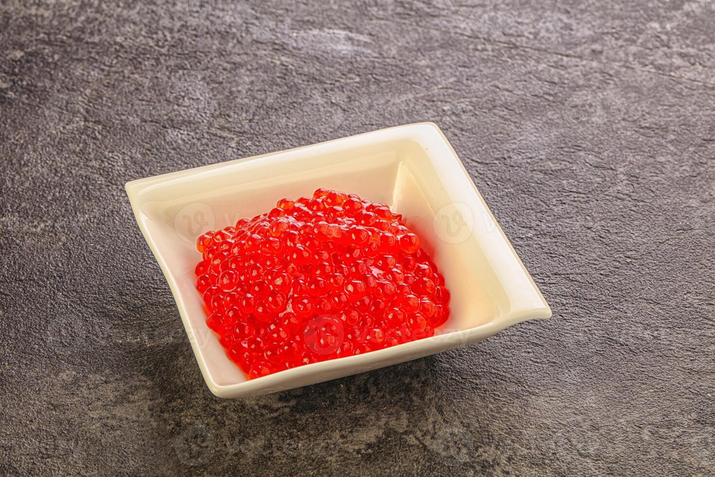 delicioso caviar de salmón rojo de lujo foto