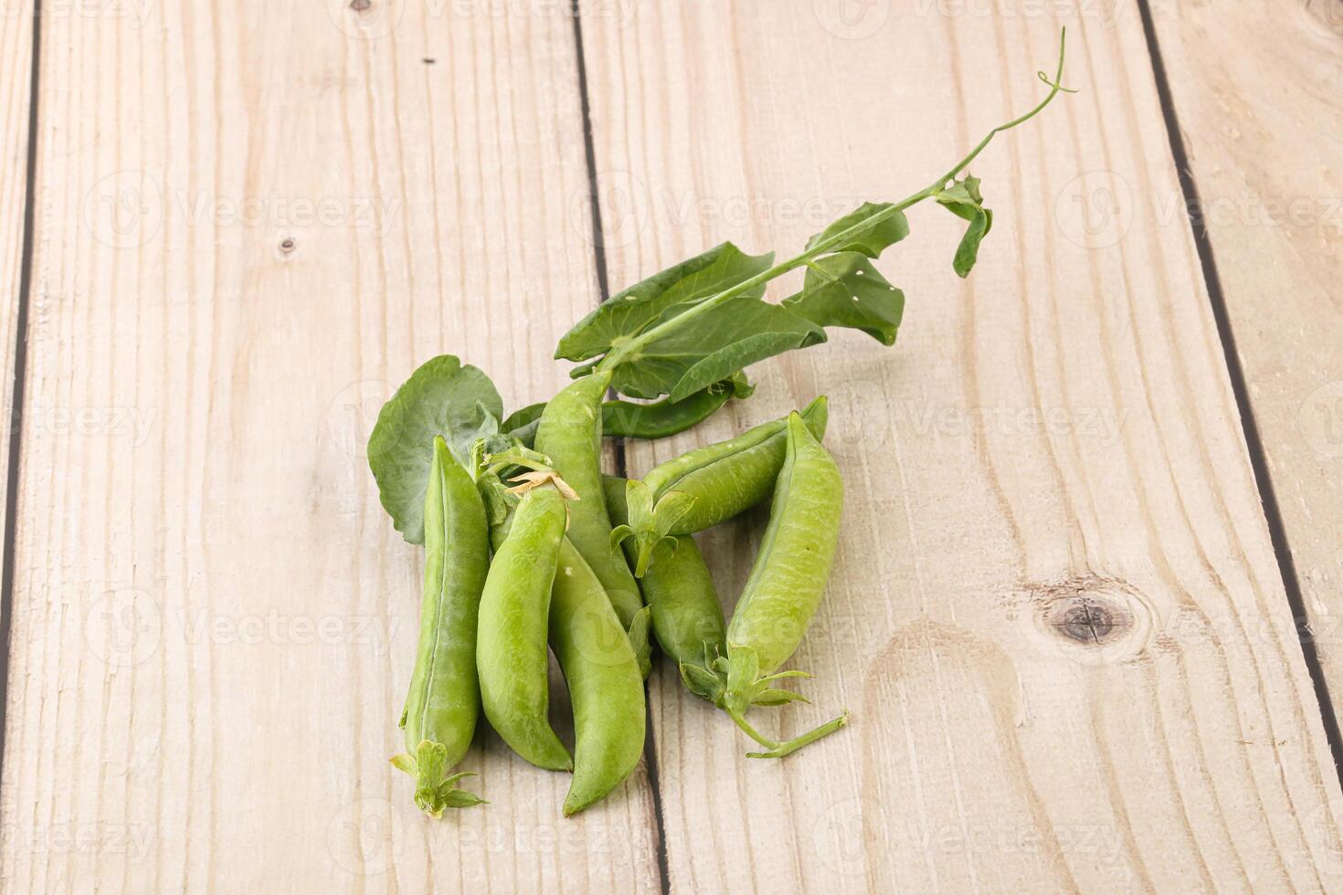 Ripe green pea - organic pant photo