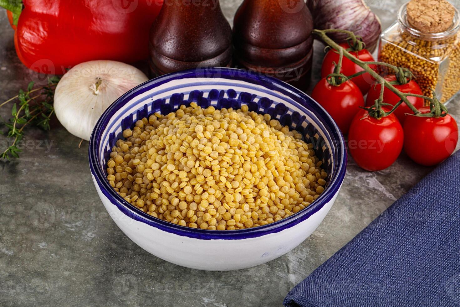 Dry ptitim heap in the bowl photo