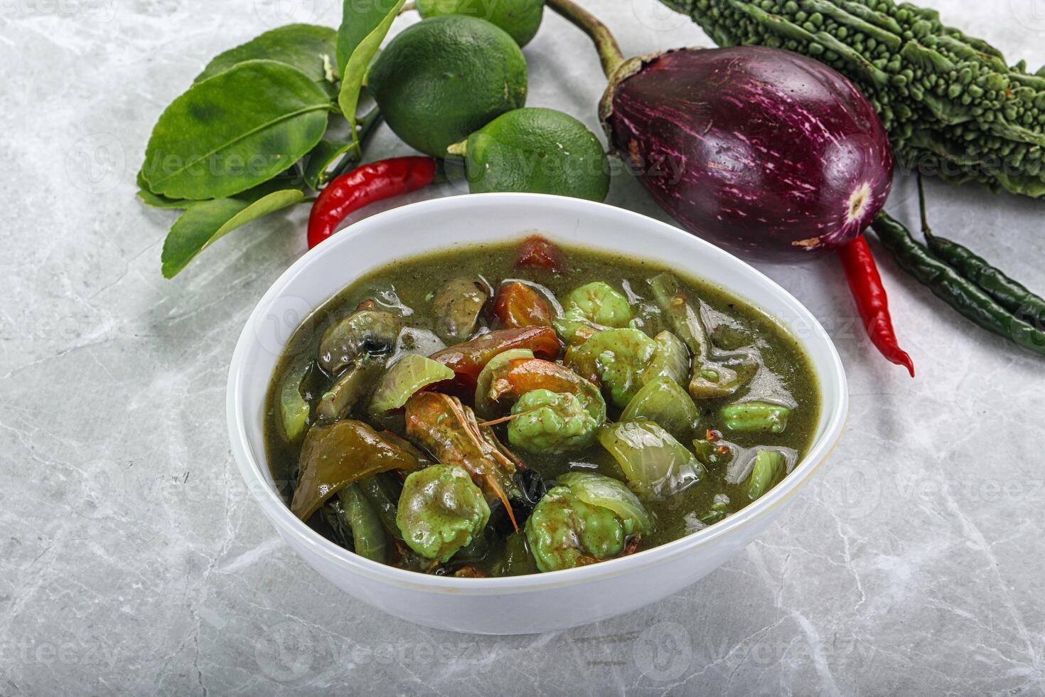 Thai green curry with prawn photo