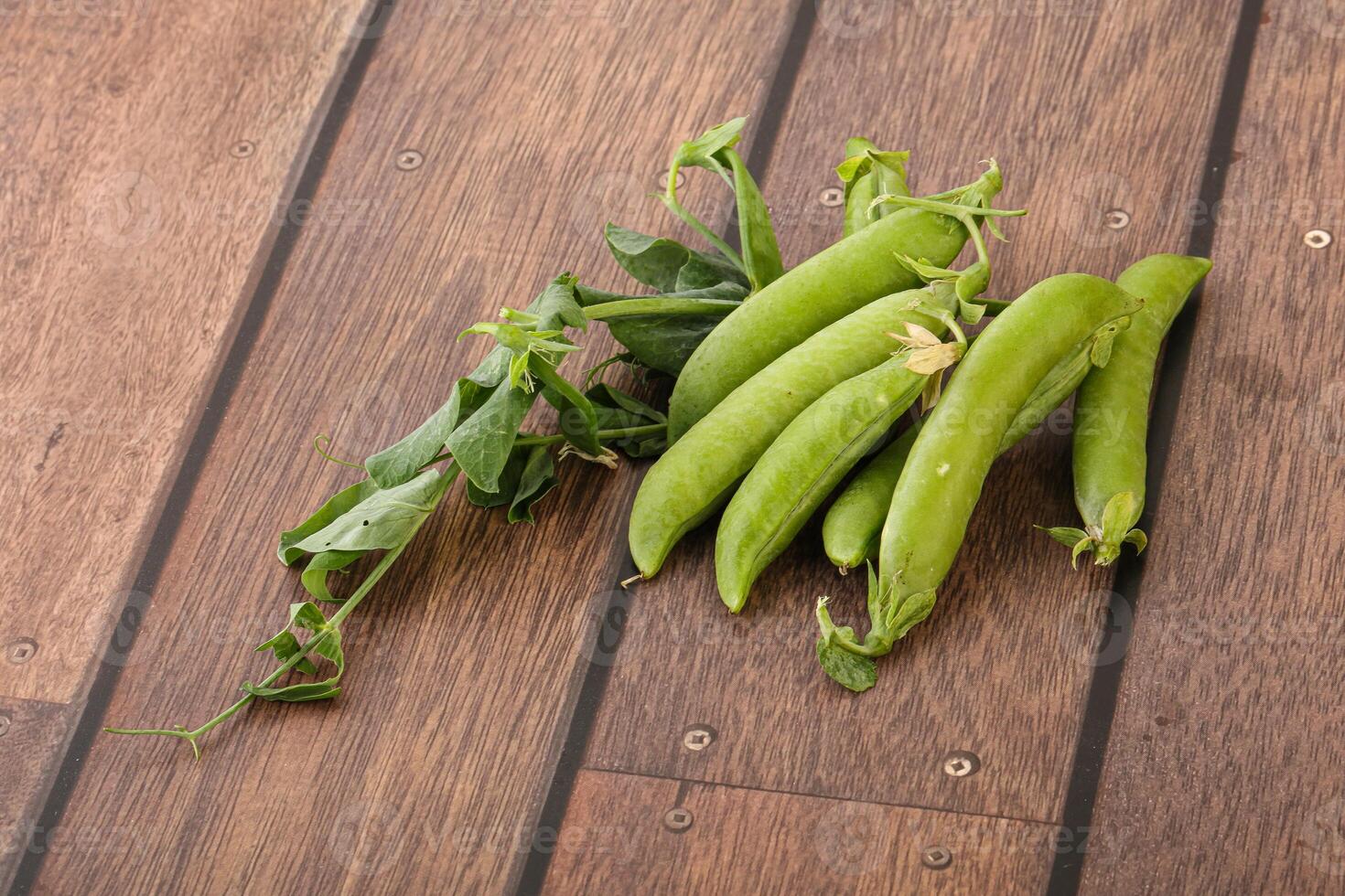 Ripe green pea - organic pant photo