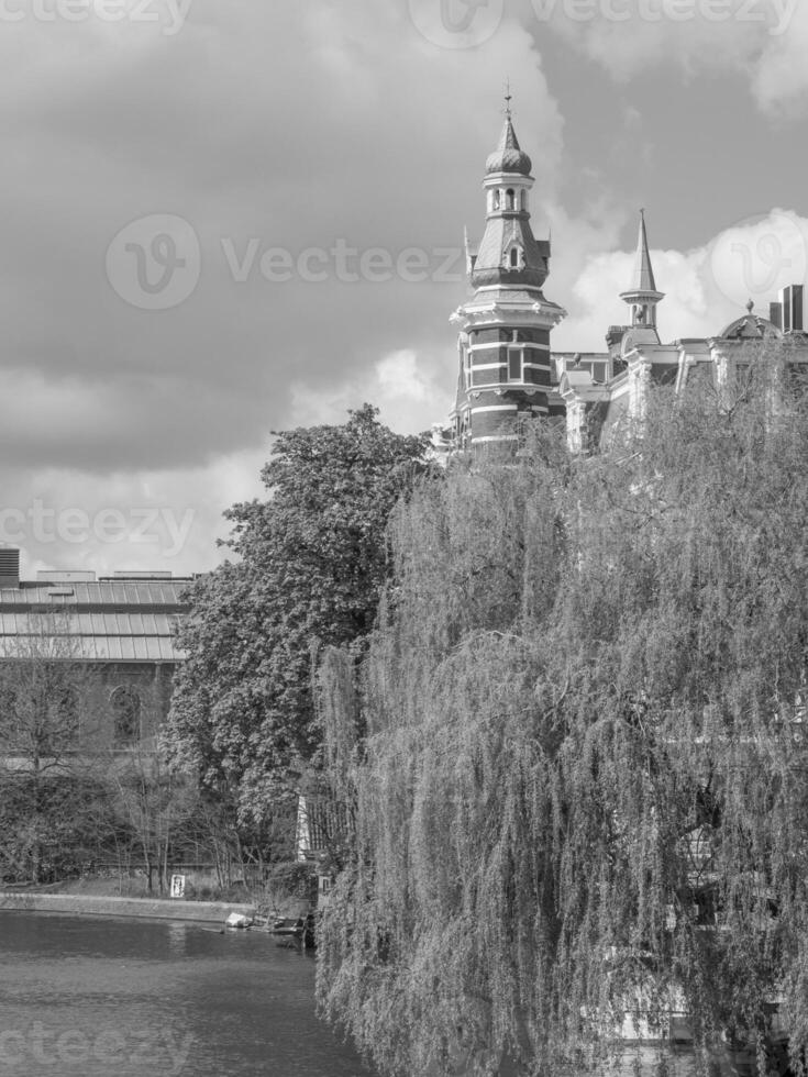 la ciudad de amsterdam en los países bajos foto