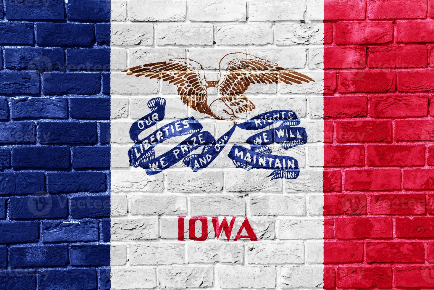 bandera de Iowa estado Estados Unidos en un texturizado antecedentes. concepto collage. foto
