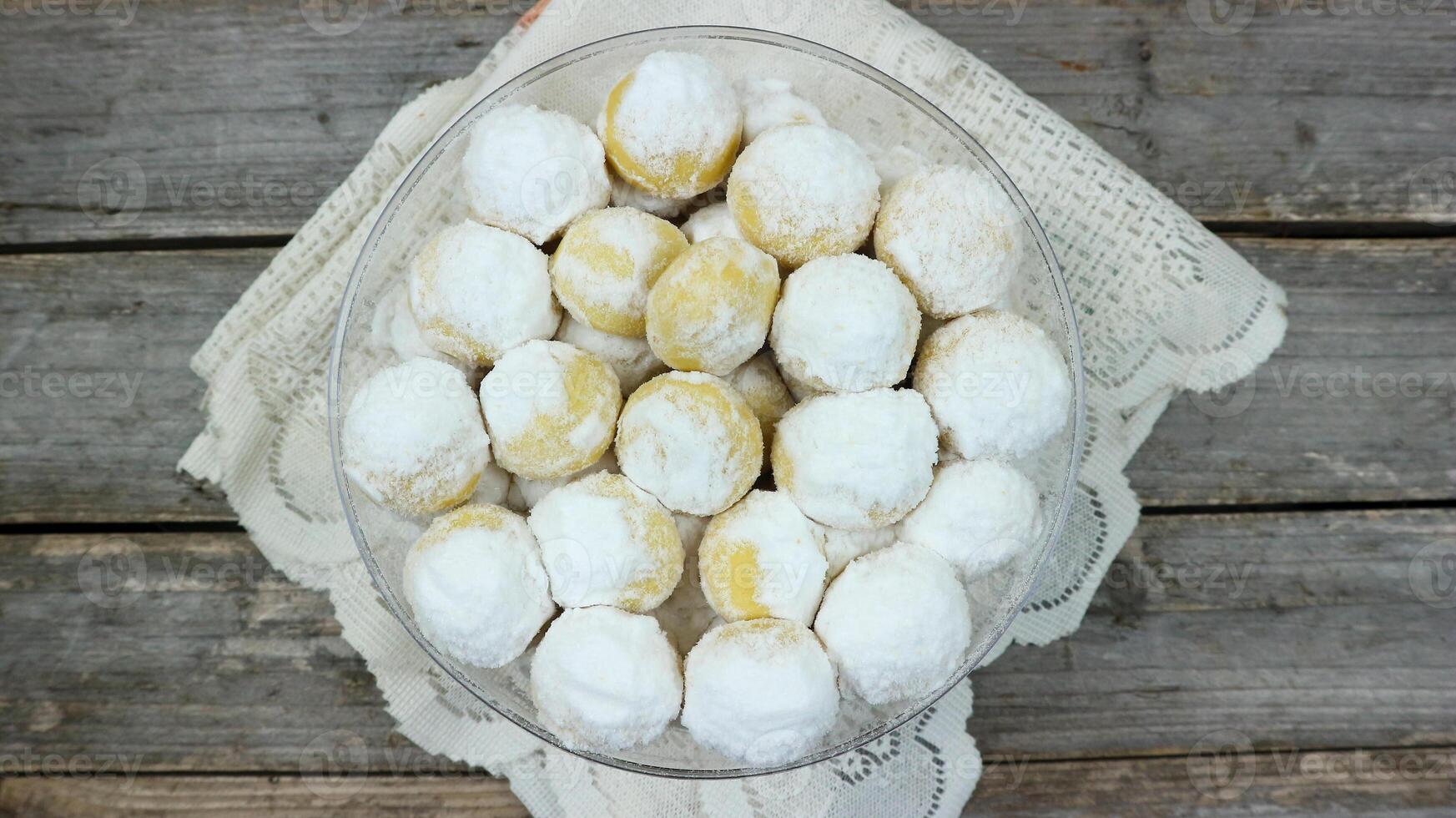 kue putri Salju o nieve blanco galletas es un galletas ese rociado con Formación de hielo azúcar foto