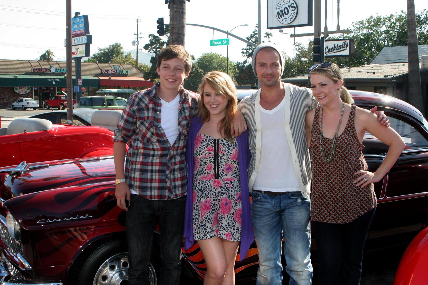 LOS ANGELES, AUG 11 - Nick Robinson, Taylor Spreitler, Joey Lawrence, Melissa Joan Hart arrives to Disney Pixar Celebrates The Launch Of The World Of Cars Online at Bob s Big Boy on August 11, 2010 in Burbank, CA photo