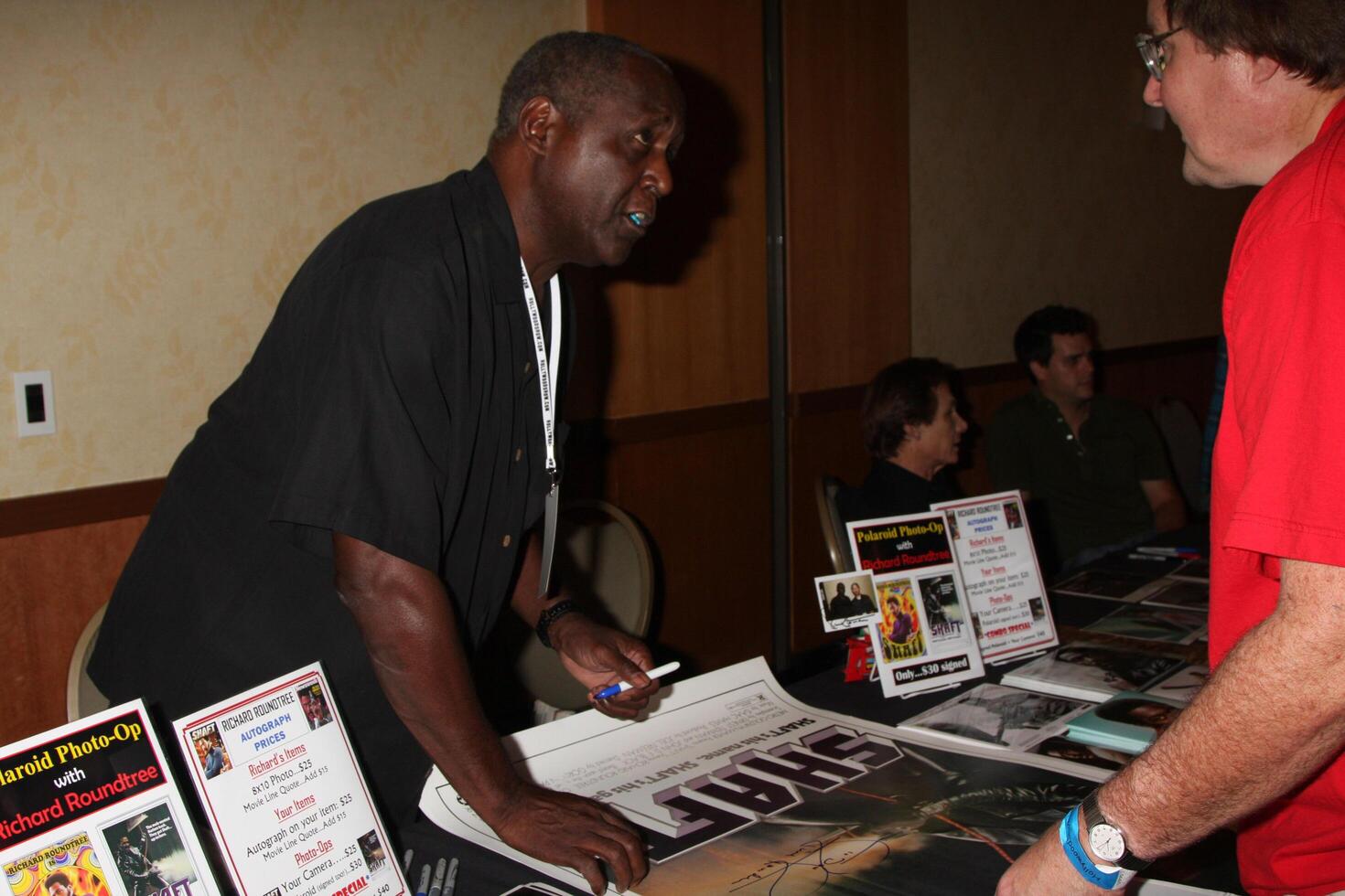 LOS ANGELES - JUL 24  Richard Roundtree at the Hollywood Show  at Mariott Hotel on July24, 2010 in Burbank, CA photo