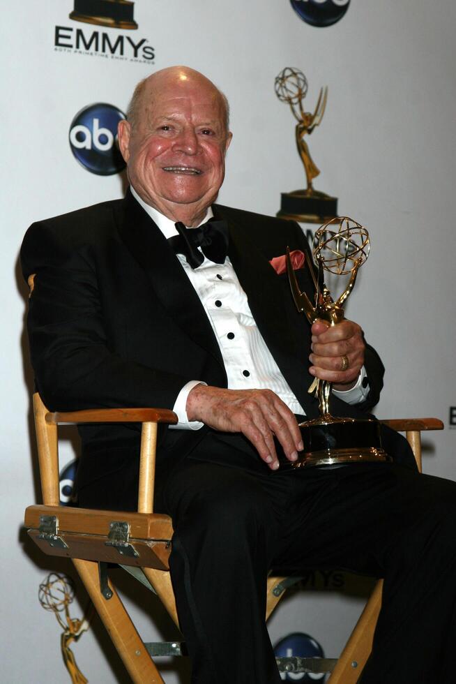 don rickles en el prensa habitación a el hora estelar premios emmy a el Nokia teatro en los ángeles, California en septiembre 21, 2008 foto