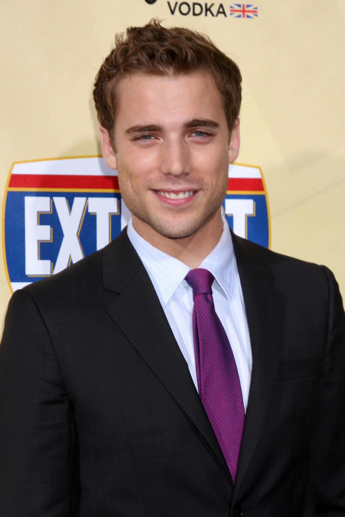 Dustin Milligan arriving at the Extract Premiere at the ArcLight(04)