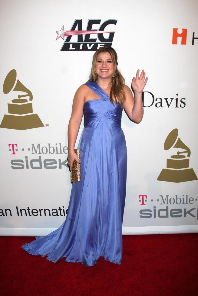 Kelly Clarkson arriving at the Pre-Grammy Party honoring Clive Davis at the Beverly Hilton Hotel in Beverly Hills, CA on  February 7, 2009 photo