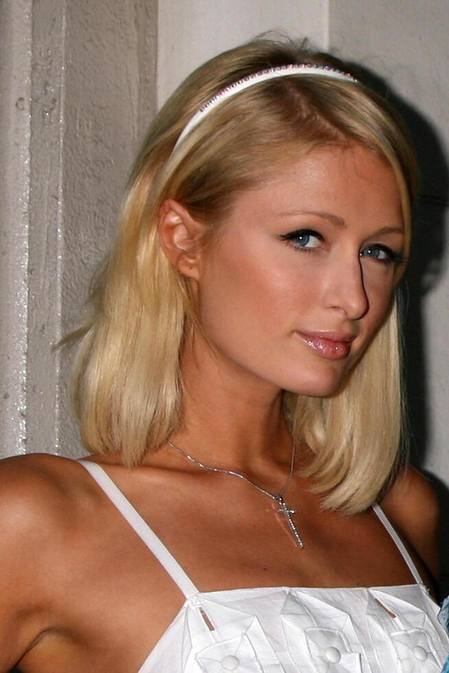 Paris Hilton arriving at the Photographers' Gallery The Good Life exhibit curatored by Paris and Nicky Hilton in Los Angeles, CA on June 27, 2008 photo