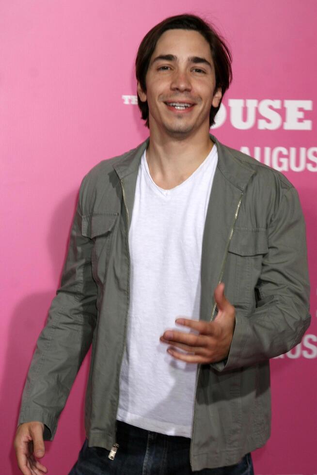 Justin Long on the red carpet arrivimg at the premiere of House Bunny at the Mann's Village Theater in Westwood, CA on August 20, 2008 photo
