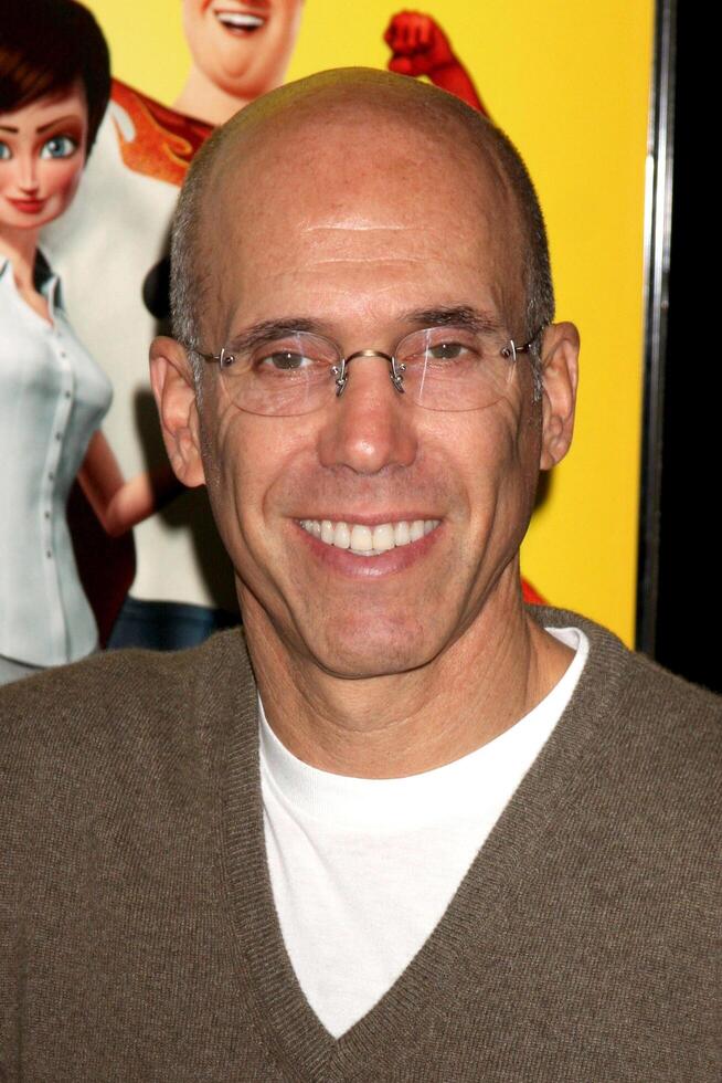 los angeles - oct 30 jeffrey katzenberg llega a el megamind la estreno Víspera de Todos los Santos extravagancia a del hombre chino teatro en octubre 30, 2010 en los ángeles, California foto