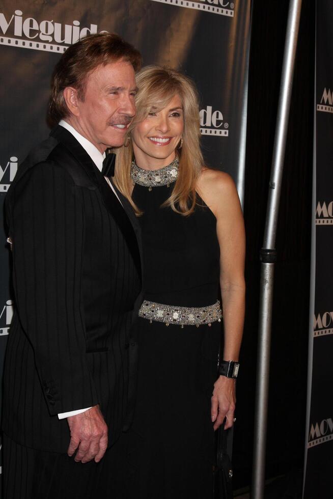 arrojar Gena norris llegando a el guia de peliculas familia premios 2009 a el beverly Hilton hotel en beverly sierras, California en febrero 11, 2009 foto