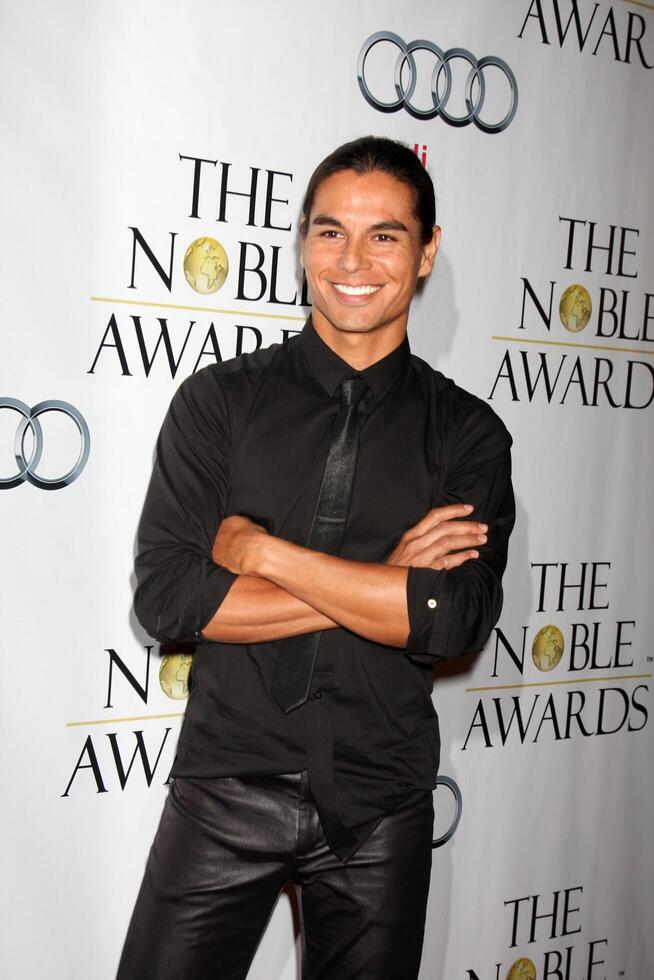 julio iglesias jr llegando a el noble premios 2009 beverly Hilton hotel beverly sierras, California octubre 18, 2009 foto