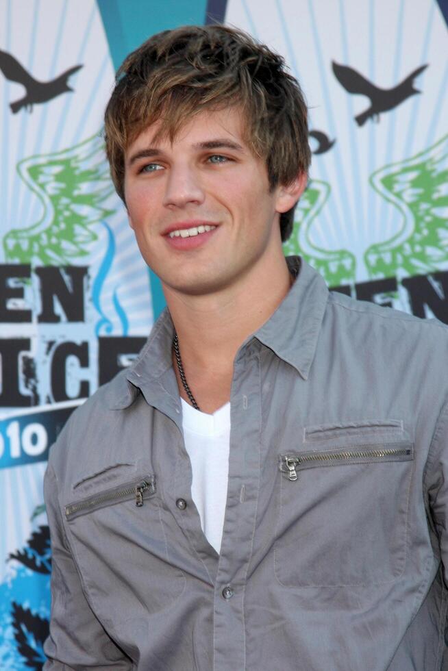 LOS ANGELES - AUGUST 8  Matt Lanter arrivals at the 2010 Teen Choice Awards at Gibson Ampitheater at Universal  on August 8, 2010 in Los Angeles, CA photo