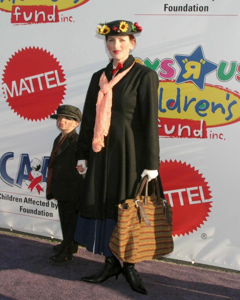 Marlee Matlin sons Halloween Event Barker Hanger Santa Monica, CA October 29, 2005 photo