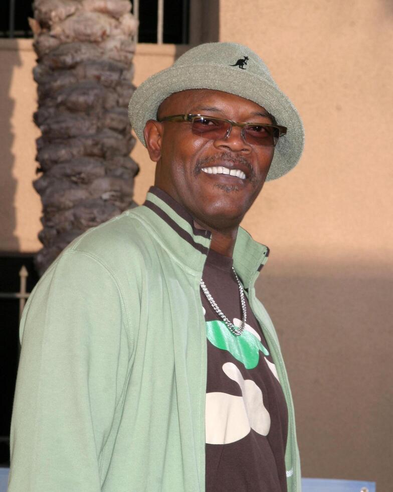 Samuel L. Jackson arriving at the  MTV Movie Awards at the Shrine Auditorium,  Los Angeles, CA June 4, 2005 photo