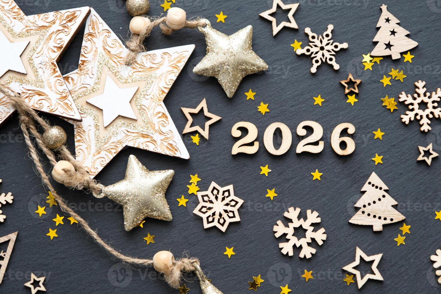 contento nuevo año de madera letras y el números 2026 en festivo negro