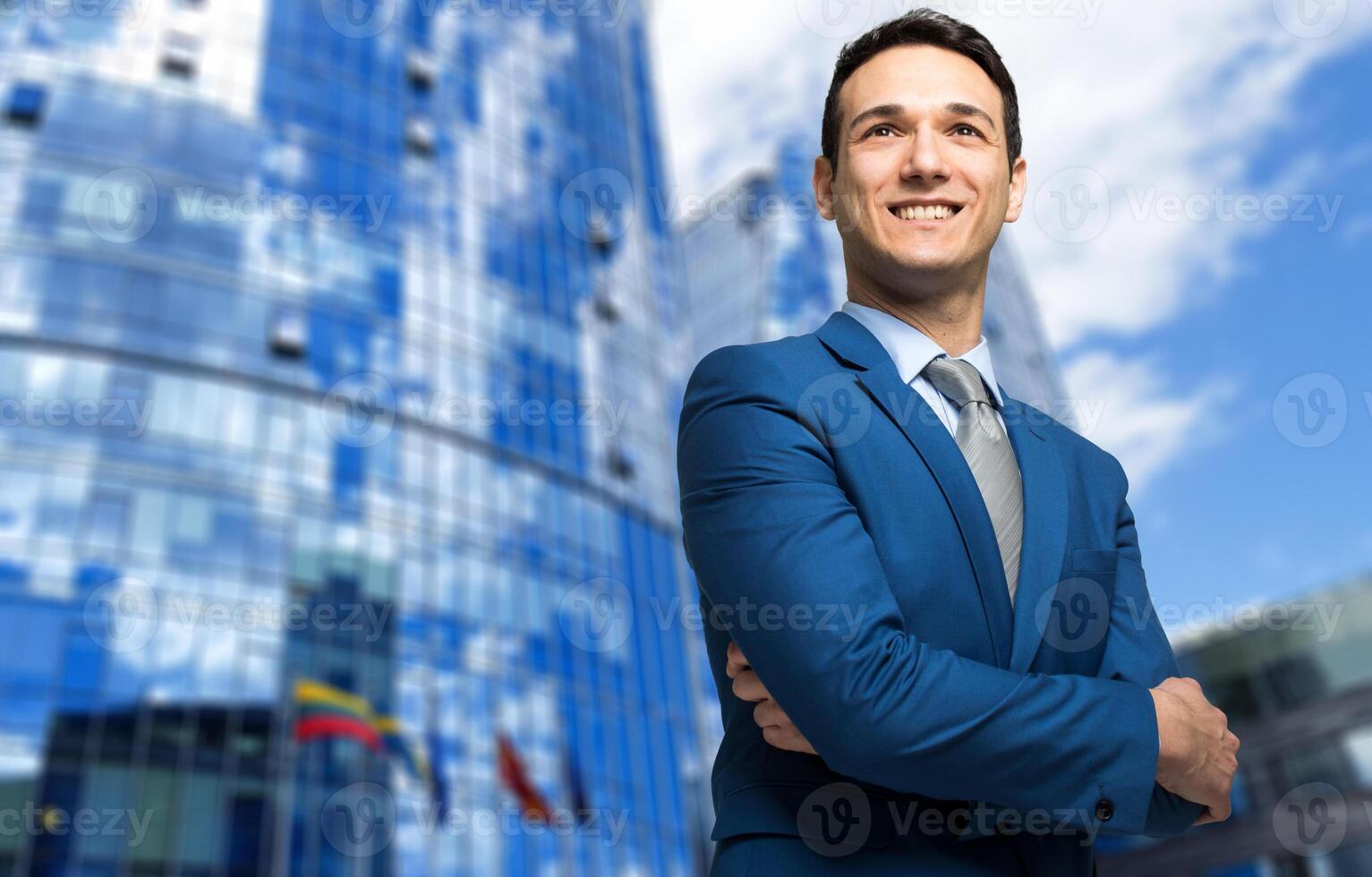 Businessman outdoor smiling photo
