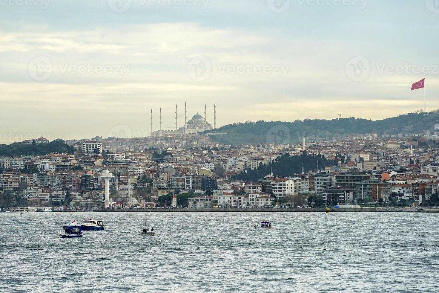 camlica mezquita ver desde Estanbul bósforo crucero foto