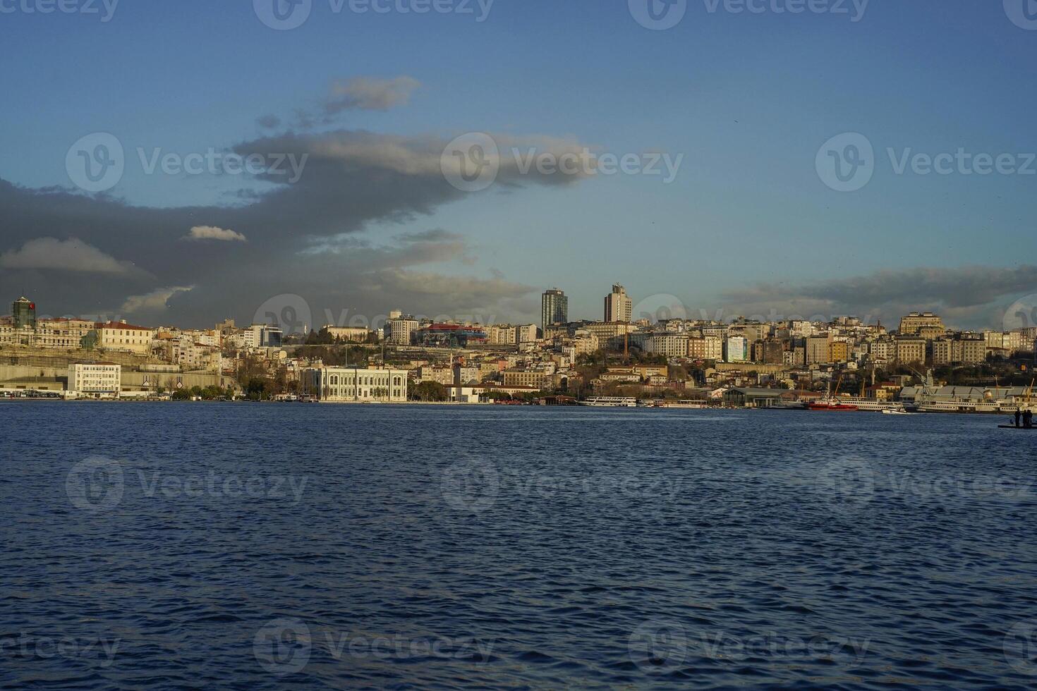 ver de dorado cuerno a puesta de sol desde balat distrito en Estanbul, pavo. foto