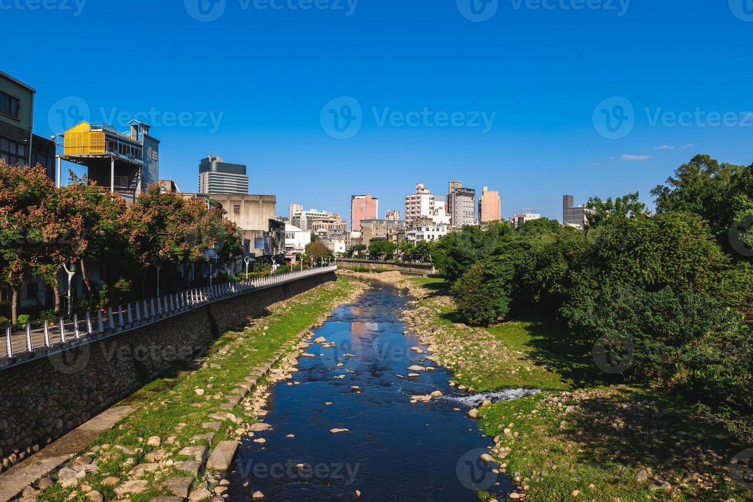 laojie antiguo calle Arroyo sendero a zhongli distrito en taoyuan ciudad, Taiwán foto