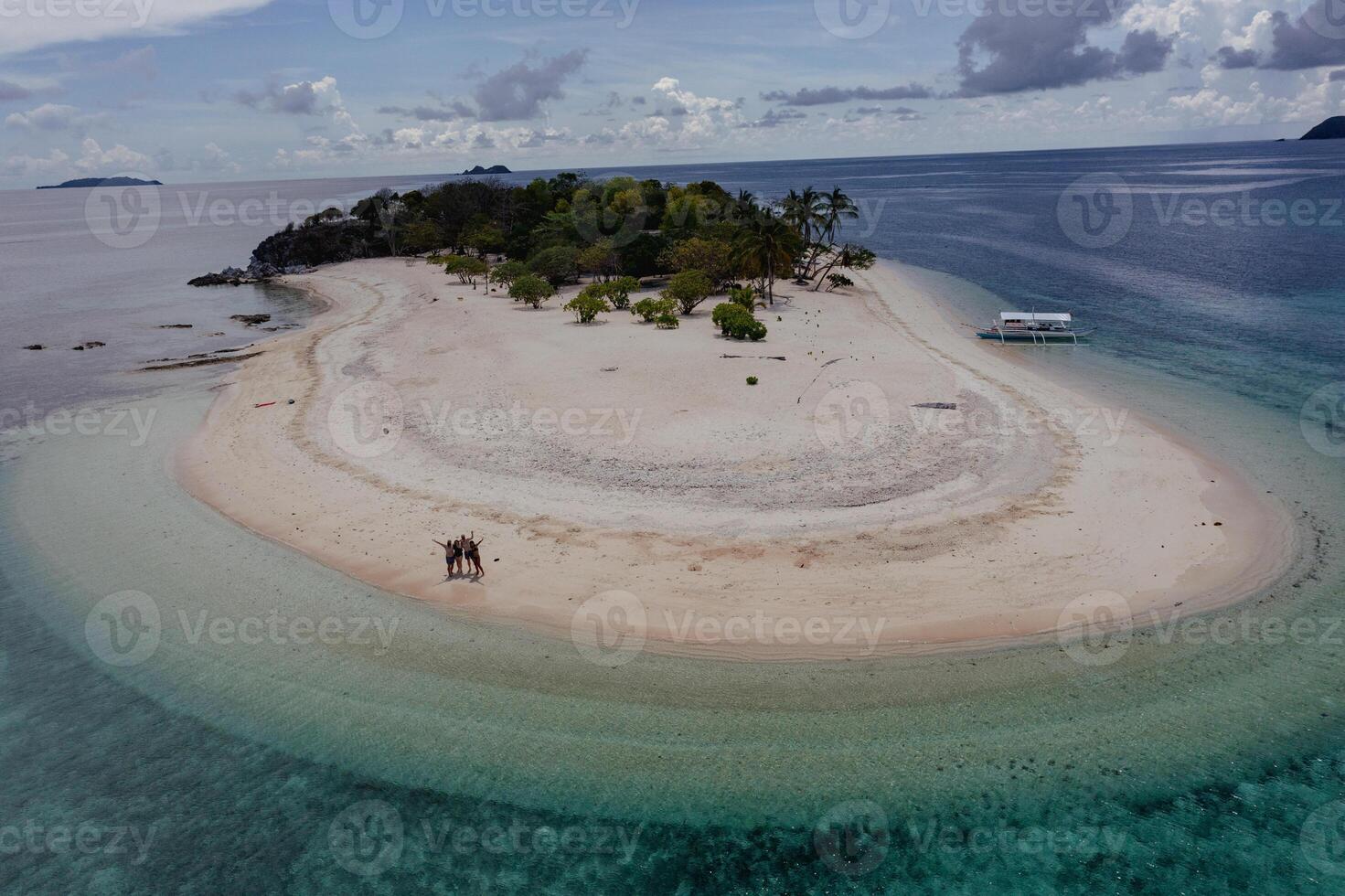 Aerial view of Maltatayoc island photo