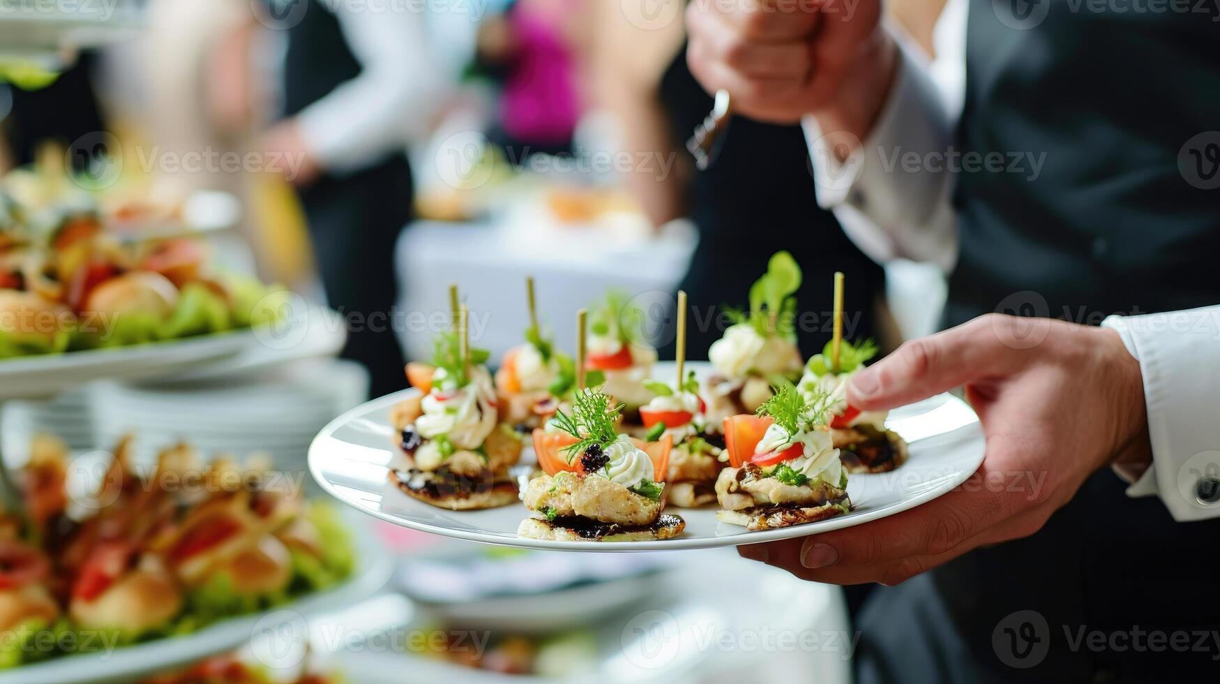 ai generado camarero graciosamente regalos aperitivos en un plato a festivo evento, ai generado foto