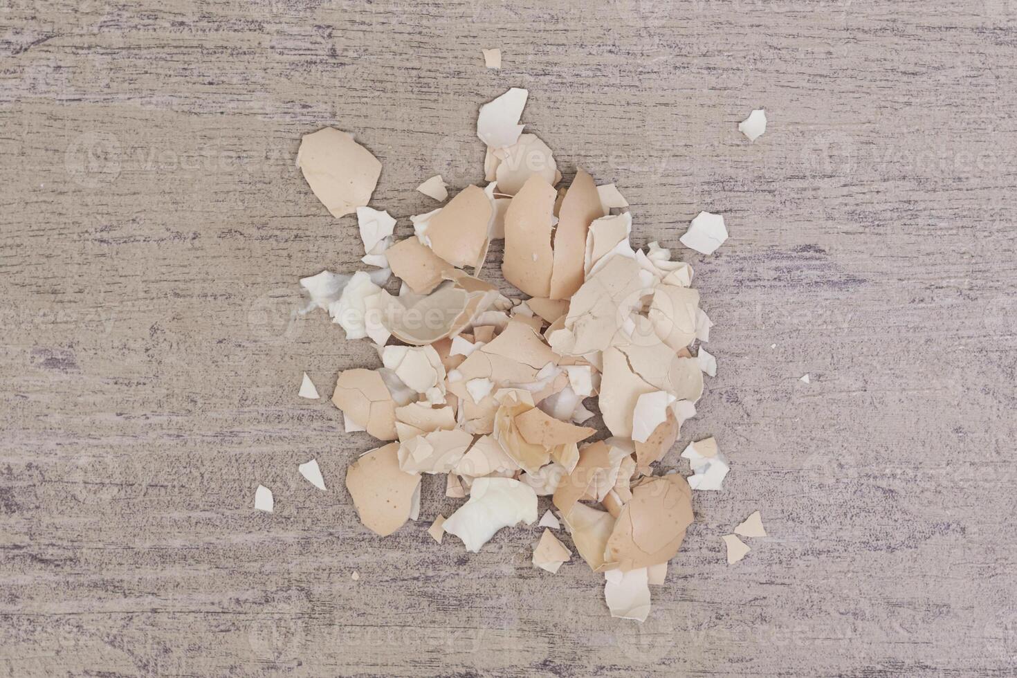 a pile oeggshells on a table photo