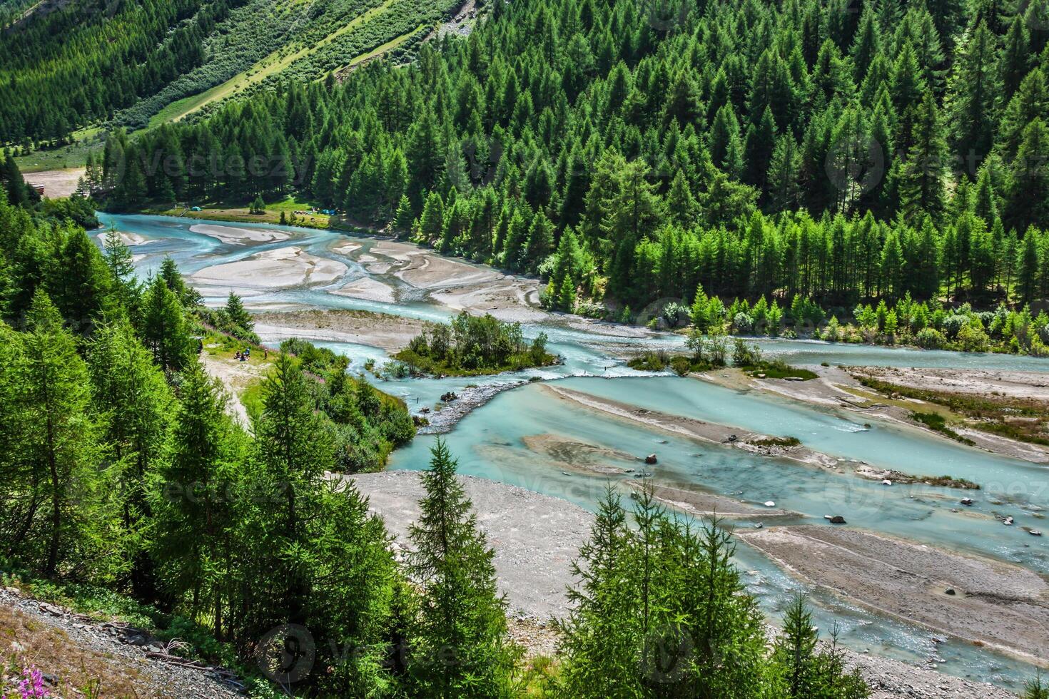 Alpes suizos-river inn y pontresina foto