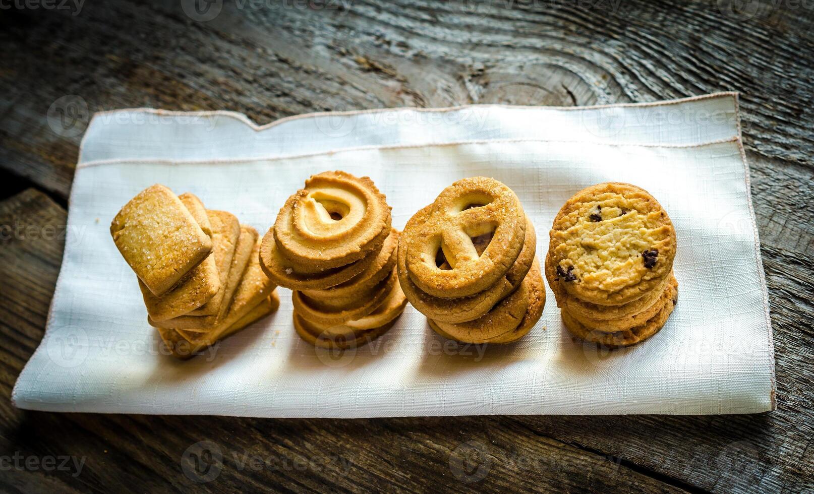 Butter cookies arranged in a row photo