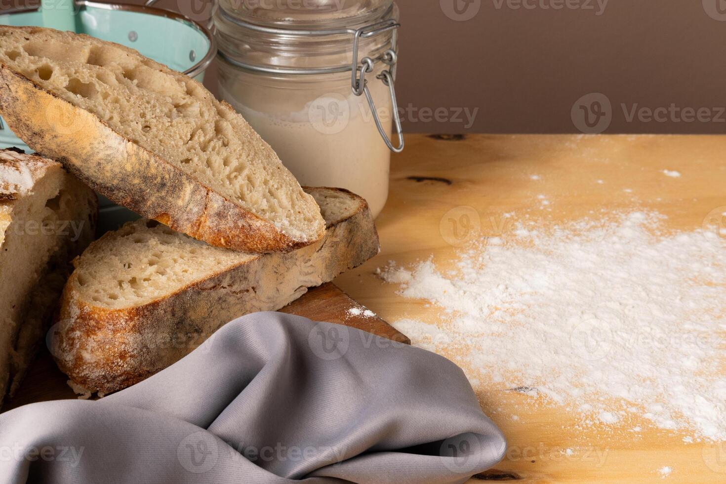 Composition for restaurants or bakeries with sourdough bread and elements used for its preparation. photo