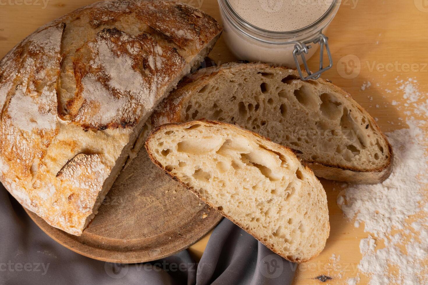 Composition for restaurants or bakeries with sourdough bread and elements used for its preparation. photo