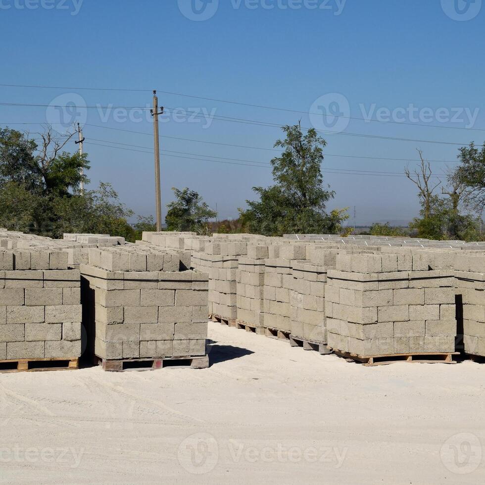 Cinder blocks, which lie in the bays. Storage cinder block photo