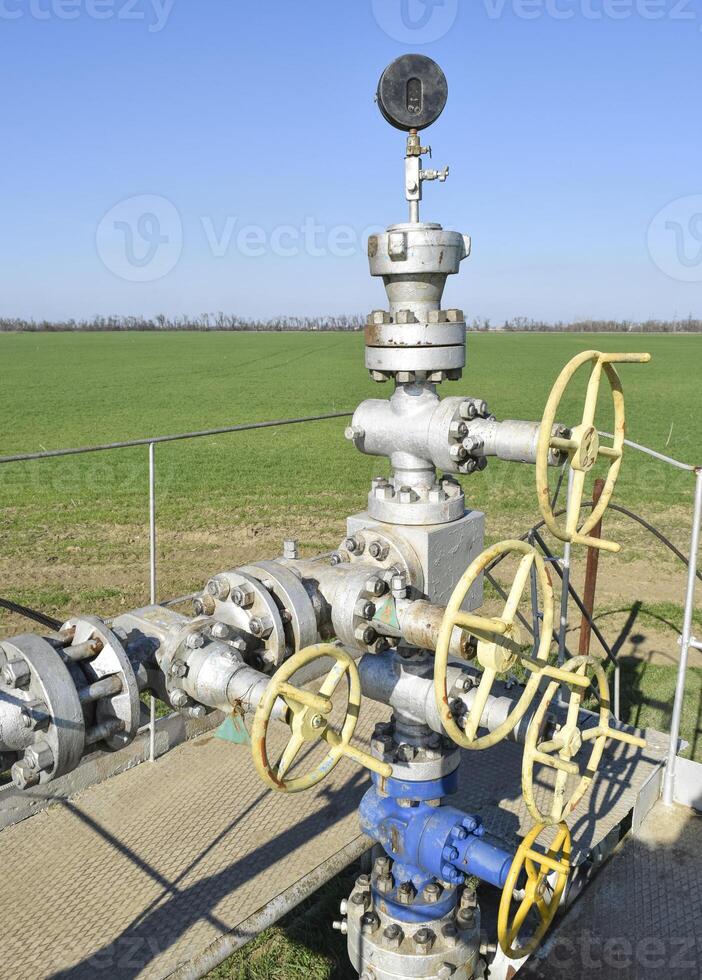 el equipo y tecnologías en petróleo campos. petróleo bien foto