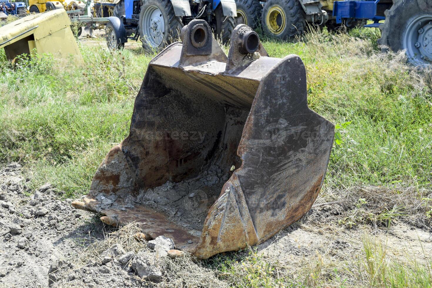 tare shot bulldozer bucket. Excavator bucket. photo