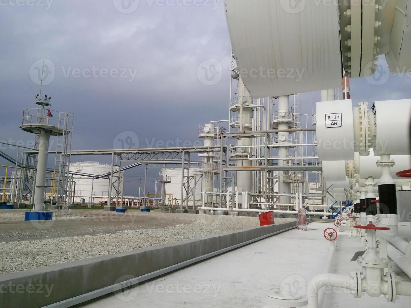 Heat exchangers in a refinery photo