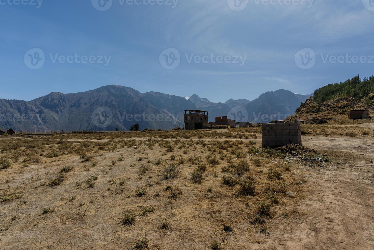 2023 8 16 Peru abandoned houses 12 photo