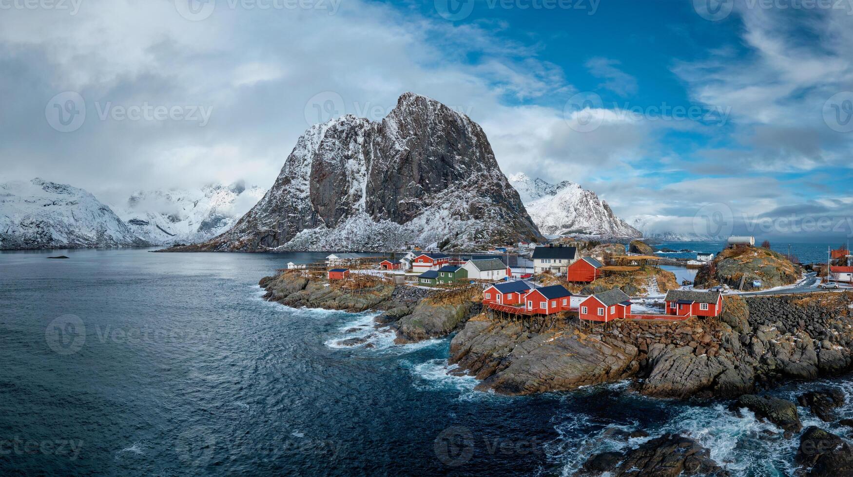 hamnoy pescar pueblo en lofoten islas, Noruega foto