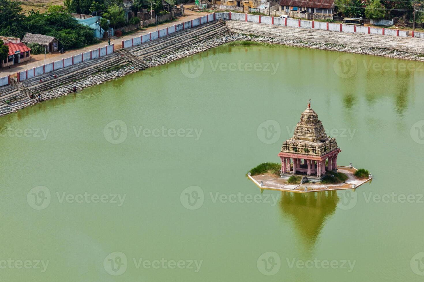 templo tanque de señor bhakthavatsaleswarar bobina foto