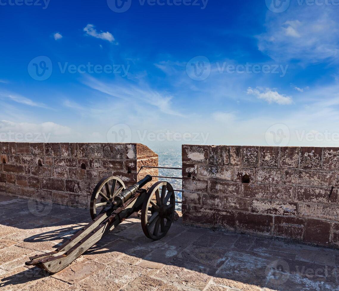 antiguo canon en mehrangarh fuerte, jodhpur, rajastán, India foto