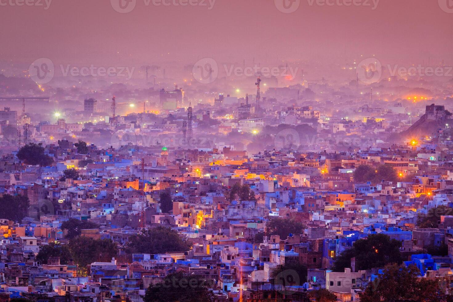 aéreo ver de Jodhpur en crepúsculo foto