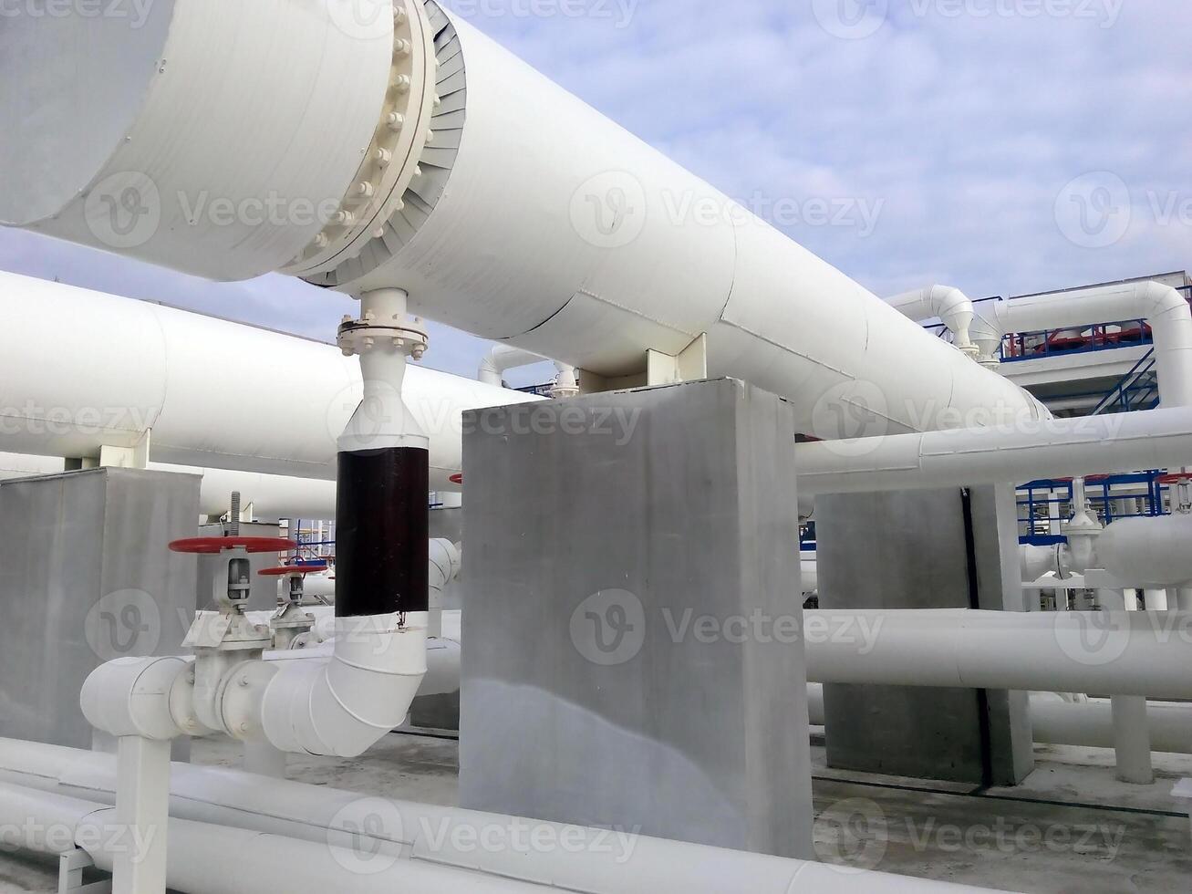 Heat exchangers in a refinery photo