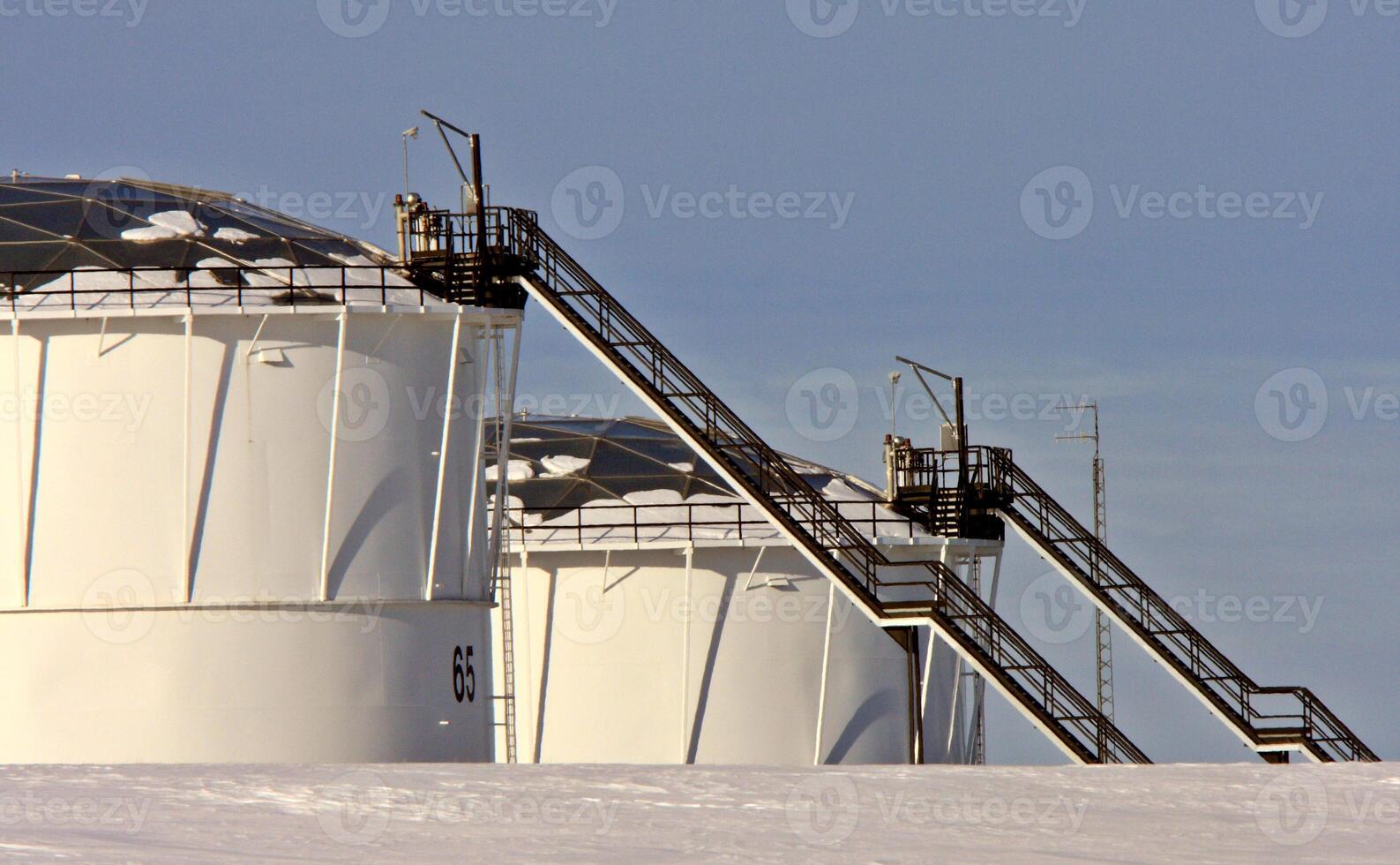 Refinery Container for Industrial Plant photo